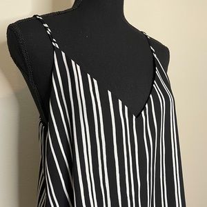 H&M:Black and white Stripped Tank Top